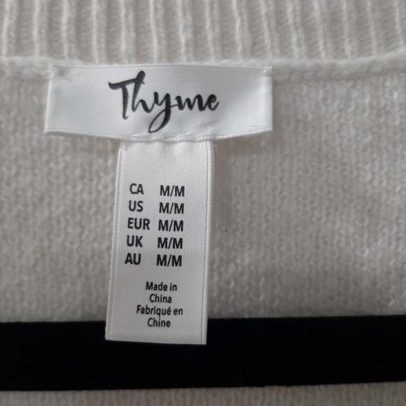 💜3/$15💜Cream sweater - Picture 2 of 2